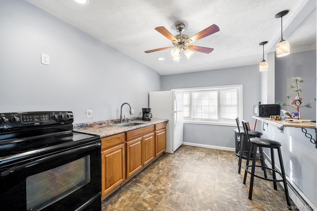 19 Evelyn Road, Port Jefferson Station, NY 11776