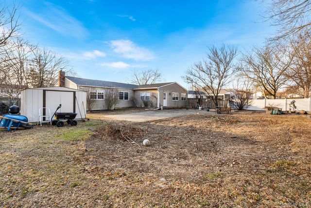 19 Evelyn Road, Port Jefferson Station, NY 11776