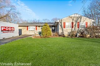 19 Evelyn Road, Port Jefferson Station, NY 11776