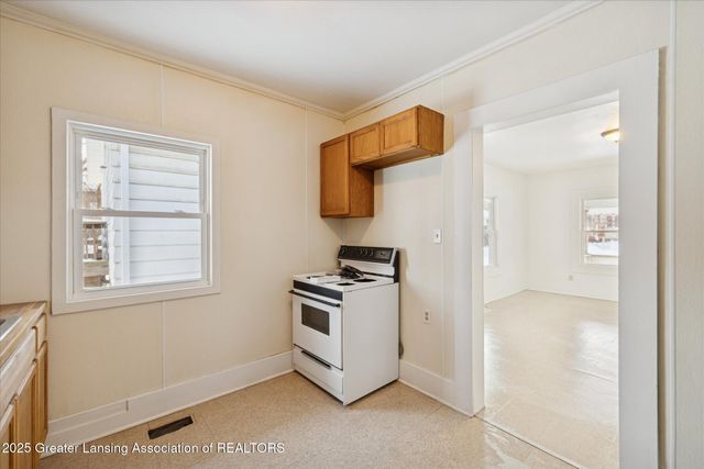 1544 Lansing Avenue, Lansing, MI 48915