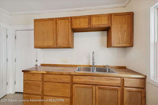 1544 Lansing Avenue, Lansing, MI 48915