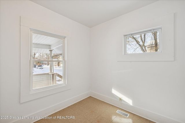 1544 Lansing Avenue, Lansing, MI 48915