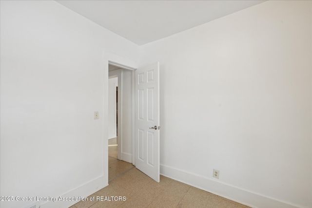 1544 Lansing Avenue, Lansing, MI 48915