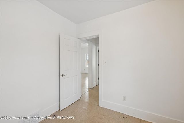 1544 Lansing Avenue, Lansing, MI 48915