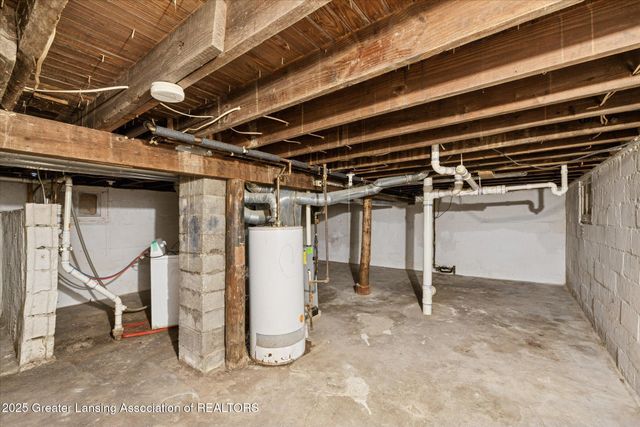 1544 Lansing Avenue, Lansing, MI 48915