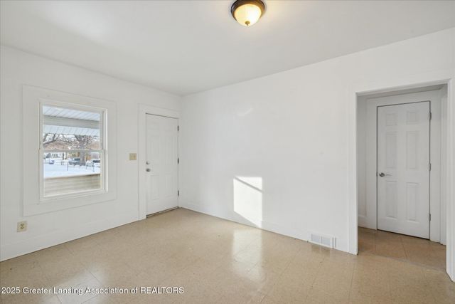 1544 Lansing Avenue, Lansing, MI 48915