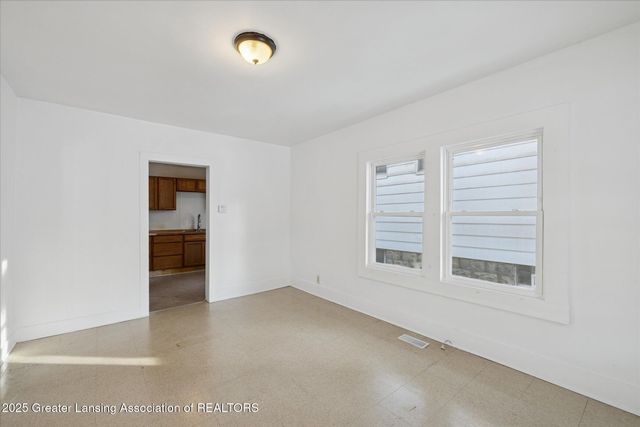 1544 Lansing Avenue, Lansing, MI 48915