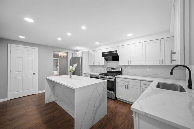 3943 Howley St, Lawrenceville, PA 15224