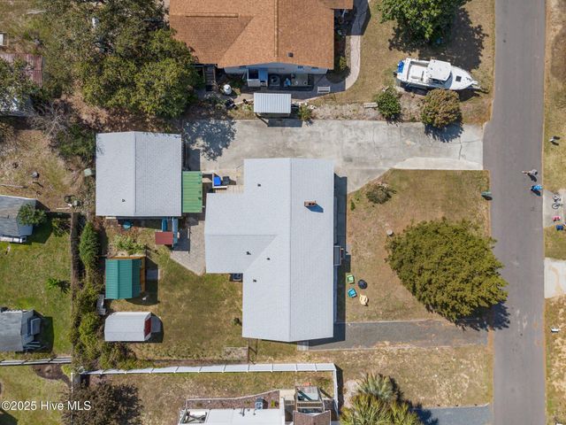 108 SE 3rd Street, Oak Island, NC 28465