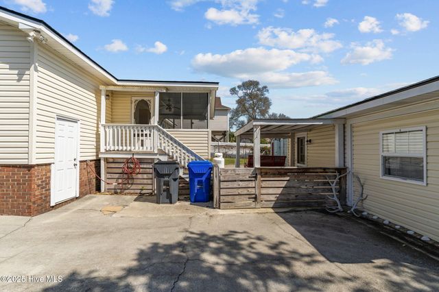 108 SE 3rd Street, Oak Island, NC 28465