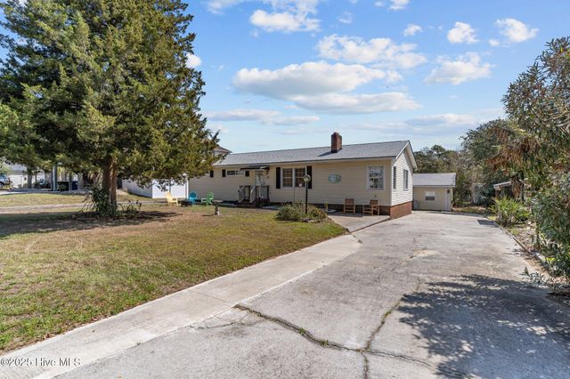 108 SE 3rd Street, Oak Island, NC 28465