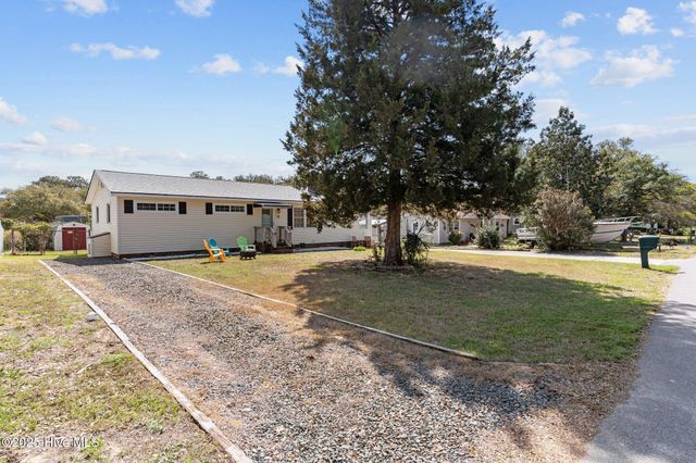 108 SE 3rd Street, Oak Island, NC 28465