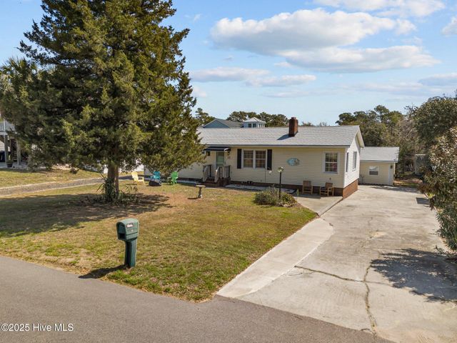 108 SE 3rd Street, Oak Island, NC 28465