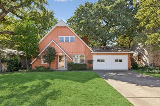1706 Chip N Dale Drive, Arlington, TX 76012