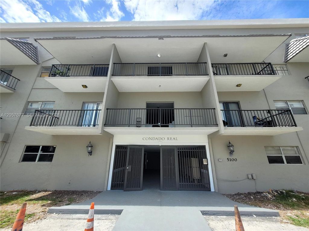5100 SW 41st Street 319, Pembroke Park, FL 33023