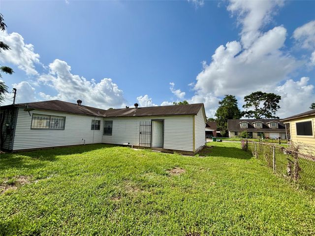 7211 Orlando Street, Houston, TX 77016