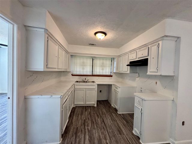 7211 Orlando Street, Houston, TX 77016