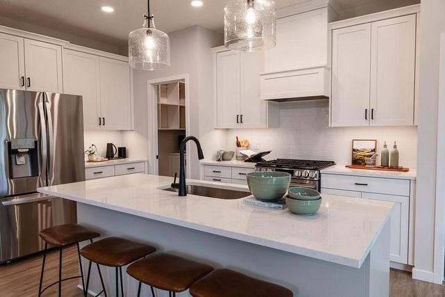 11582 202nd Street W, Lakeville, MN 55044