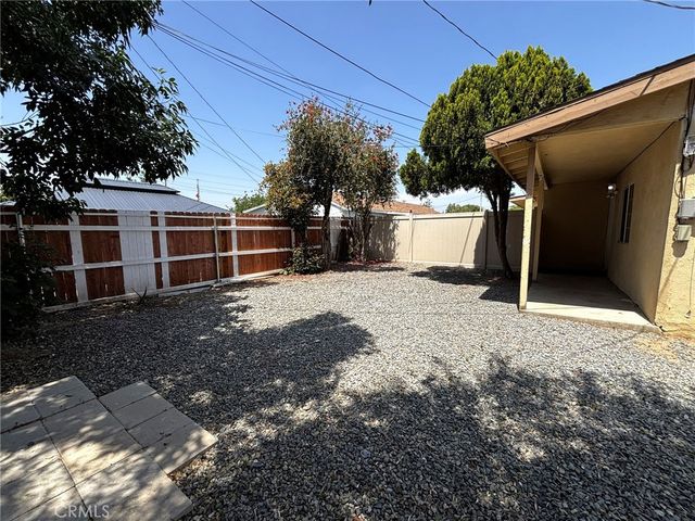 8876 Cypress Avenue 3, Riverside, CA 92503