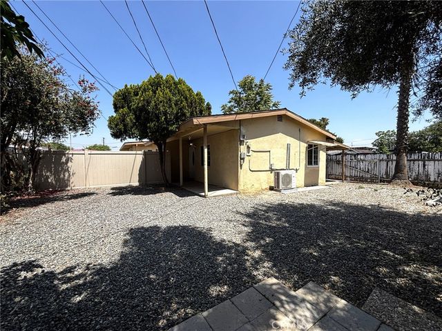 8876 Cypress Avenue 3, Riverside, CA 92503