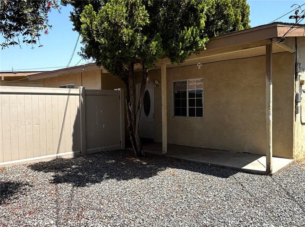 8876 Cypress Avenue 3, Riverside, CA 92503