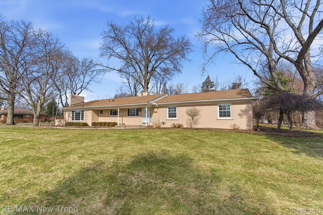 1043 Westview Road, Bloomfield Hills, MI 48304