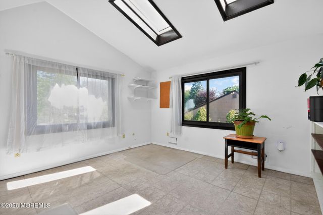 3 Scenic Lane, Matawan, NJ 07747