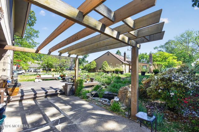 3 Scenic Lane, Matawan, NJ 07747