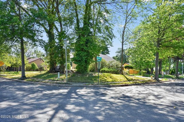 3 Scenic Lane, Matawan, NJ 07747
