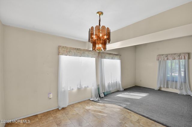 3 Scenic Lane, Matawan, NJ 07747
