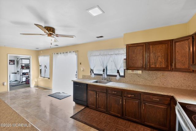 3 Scenic Lane, Matawan, NJ 07747