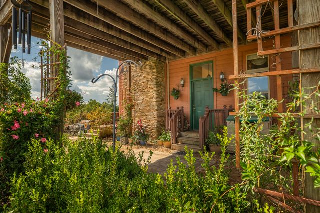 300 Partners Drive, Seymour, MO 65746