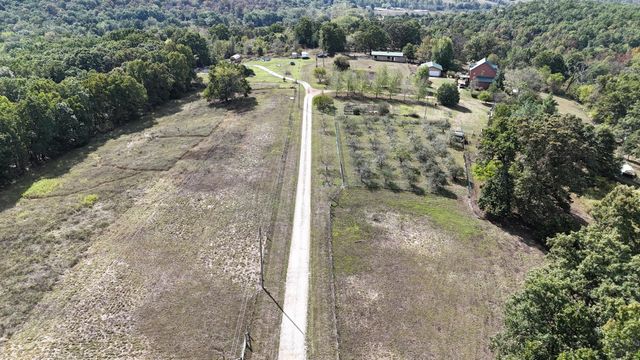 300 Partners Drive, Seymour, MO 65746