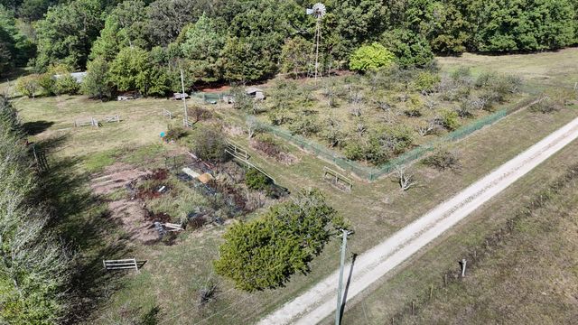 300 Partners Drive, Seymour, MO 65746