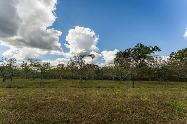 300 Partners Drive, Seymour, MO 65746