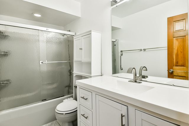 142 Pembroke Road SW, Poplar Grove, IL 61065