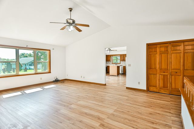 142 Pembroke Road SW, Poplar Grove, IL 61065