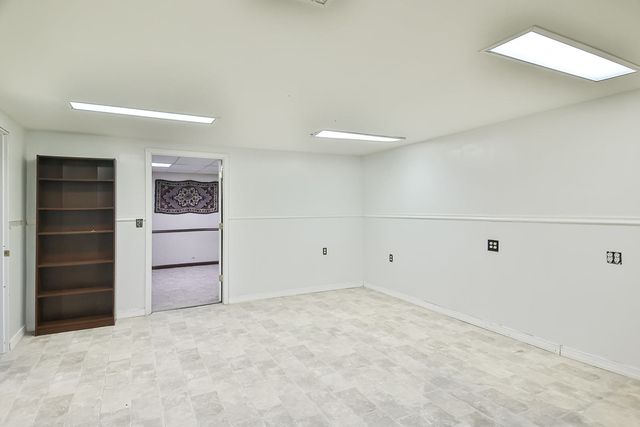 142 Pembroke Road SW, Poplar Grove, IL 61065