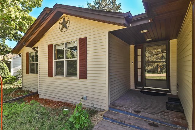 142 Pembroke Road SW, Poplar Grove, IL 61065