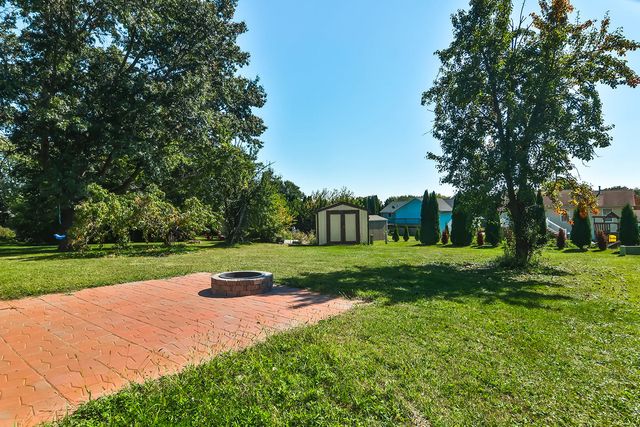 142 Pembroke Road SW, Poplar Grove, IL 61065