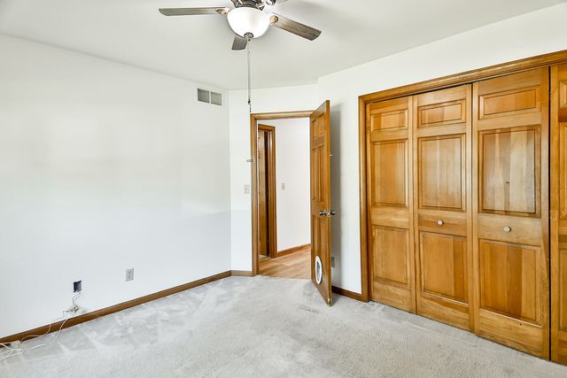 142 Pembroke Road SW, Poplar Grove, IL 61065