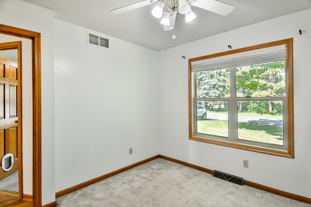 142 Pembroke Road SW, Poplar Grove, IL 61065