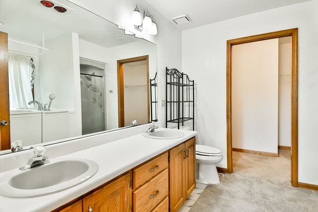 142 Pembroke Road SW, Poplar Grove, IL 61065