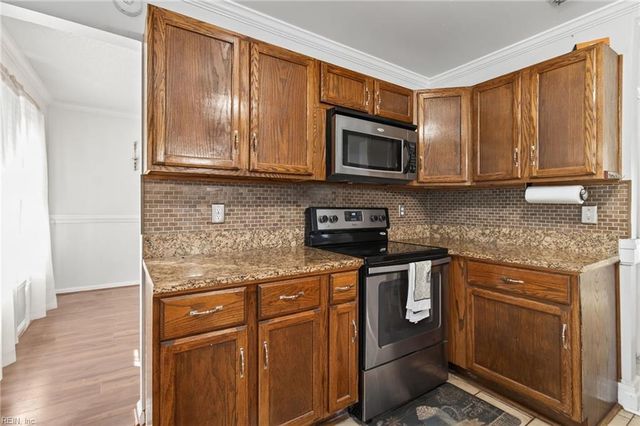 882 Belvoir CIR, Newport News, VA 23608