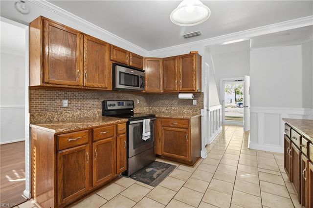 882 Belvoir CIR, Newport News, VA 23608