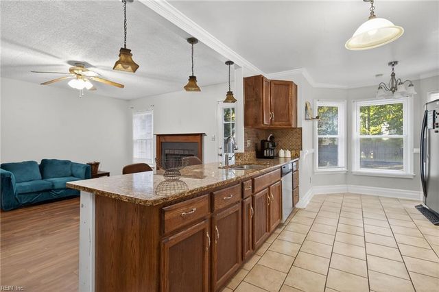 882 Belvoir CIR, Newport News, VA 23608