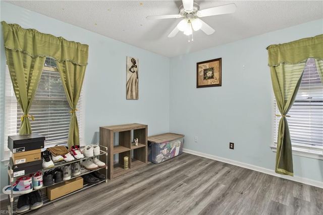 882 Belvoir CIR, Newport News, VA 23608