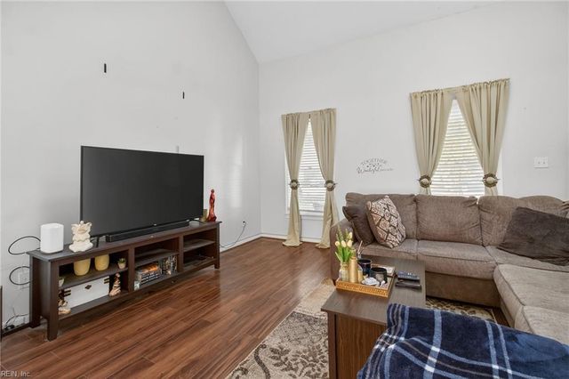 882 Belvoir CIR, Newport News, VA 23608