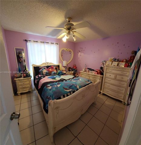 9829 SW 221st St 1, Cutler Bay, FL 33190