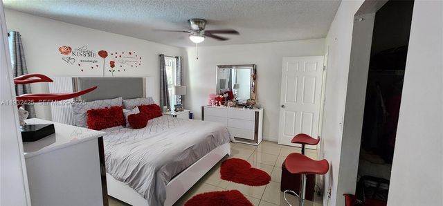 9829 SW 221st St 1, Cutler Bay, FL 33190